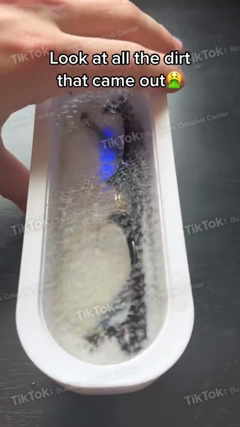 CleaningPod TikTok ad — peak attention frame