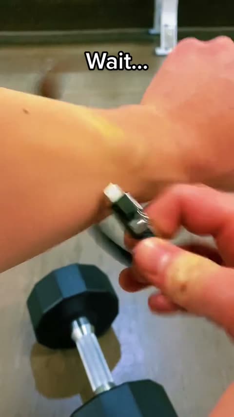 Electron Empire TikTok ad — peak attention frame