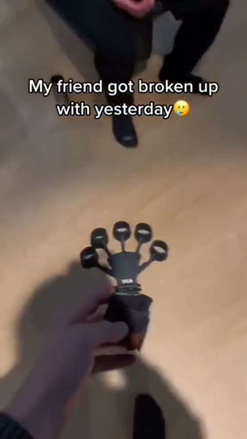 Denis Beck Fitness TikTok ad — peak attention frame