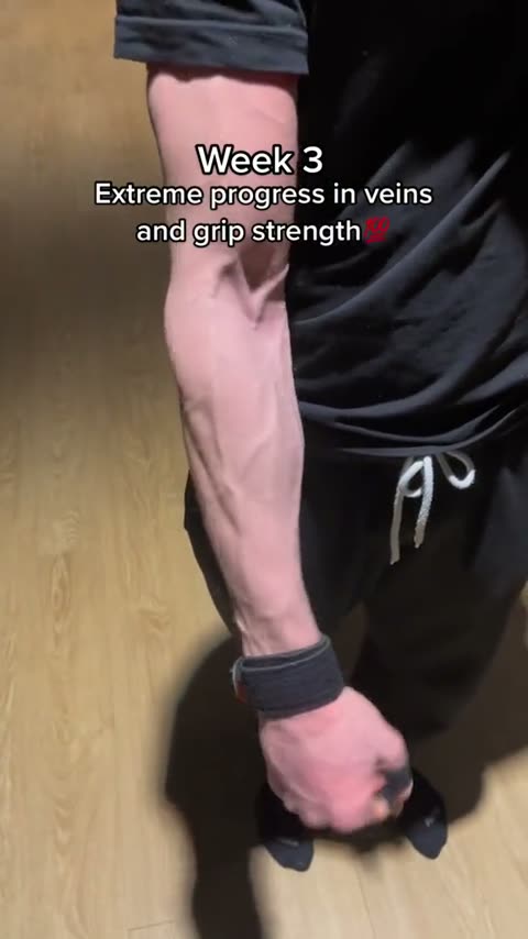 ShopAvcio TikTok ad — peak attention frame