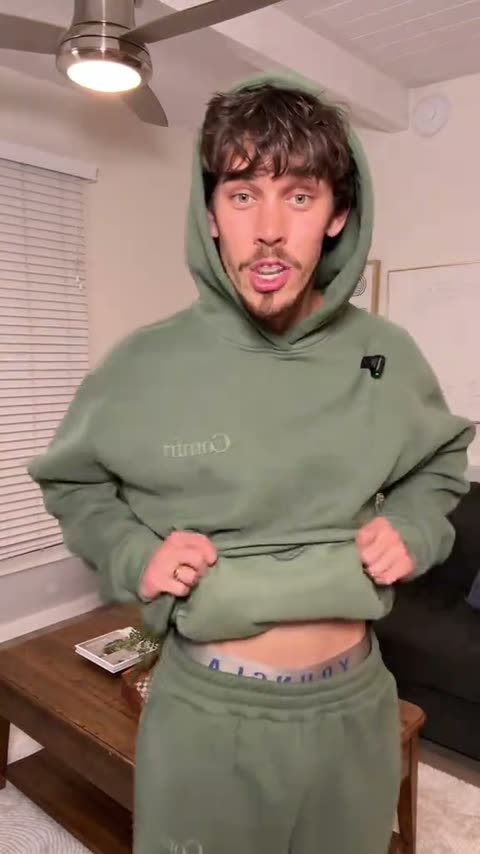 Comfrt TikTok ad — peak attention frame
